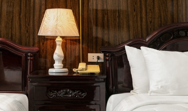 DELUXE TWINS WITH WINDOW